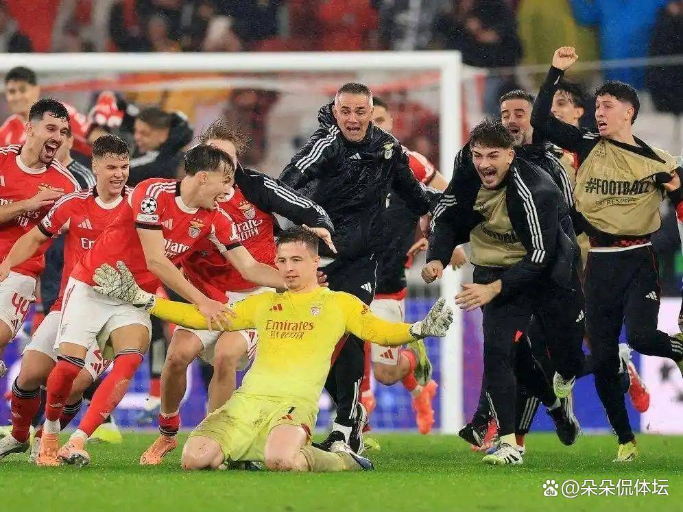 门将96分钟头球绝杀！穆里尼奥战术复仇，将皇马踢入欧冠附加赛深渊